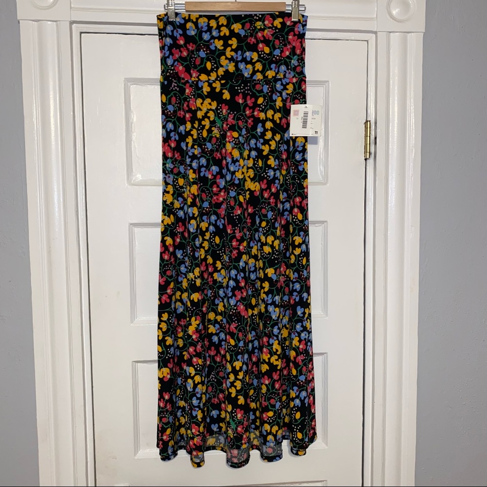 NEW LuLaRoe Slinky Maxi Skirt Small